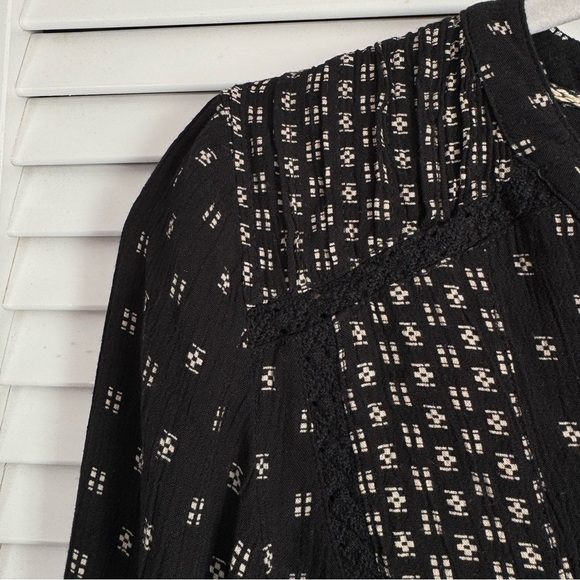 Fat Face V Neck Flowy Geo Print Black Blouse Top Size 6 - Picture 5 of 11